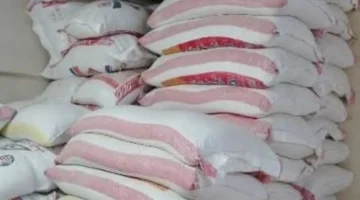 ضبط نصف طن أرز و9000 علبة جبنة وعصير وأيس كريم بدون سجل صحي في الخانكة